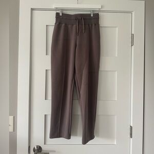 SPANX Jogger Pants in Brown
